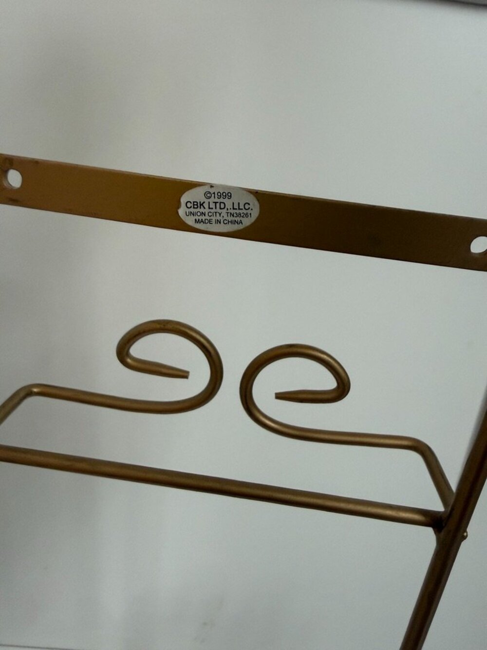 Vintage 1999 CBK Ltd Gold Metal 3-Tier Plate Display Racks (Set of 2) - Picture 3 of 6
